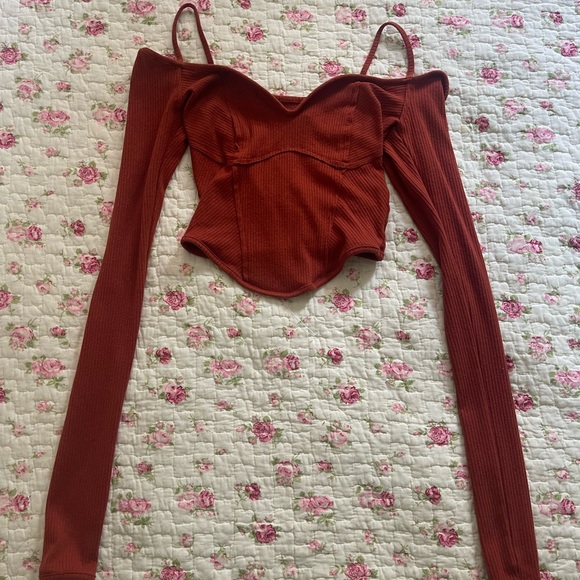 urban outfitters off-the-shoulder top - Picture 2 of 4